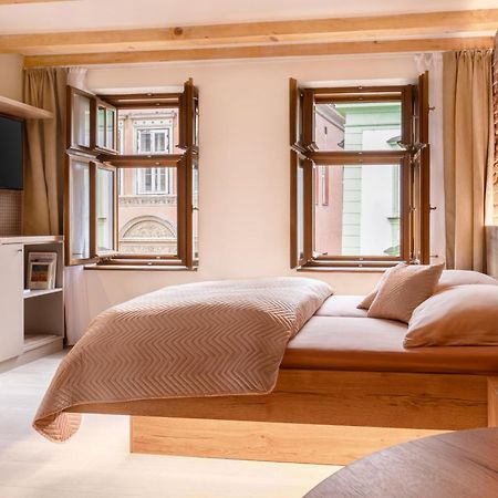 White Wolf Boutique Apartments Όλομουτς Εξωτερικό φωτογραφία