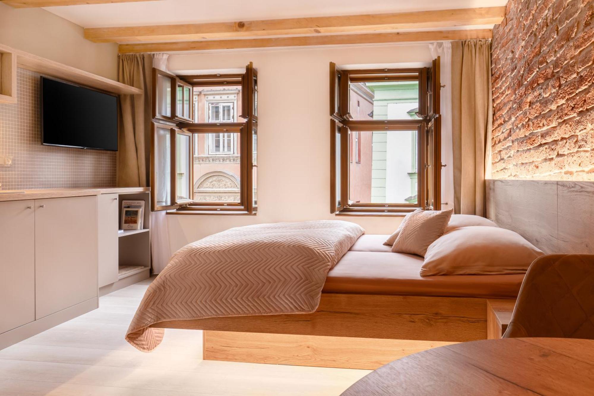 White Wolf Boutique Apartments Όλομουτς Εξωτερικό φωτογραφία