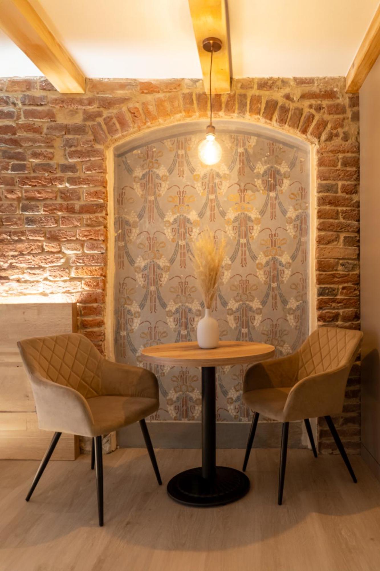 White Wolf Boutique Apartments Όλομουτς Εξωτερικό φωτογραφία