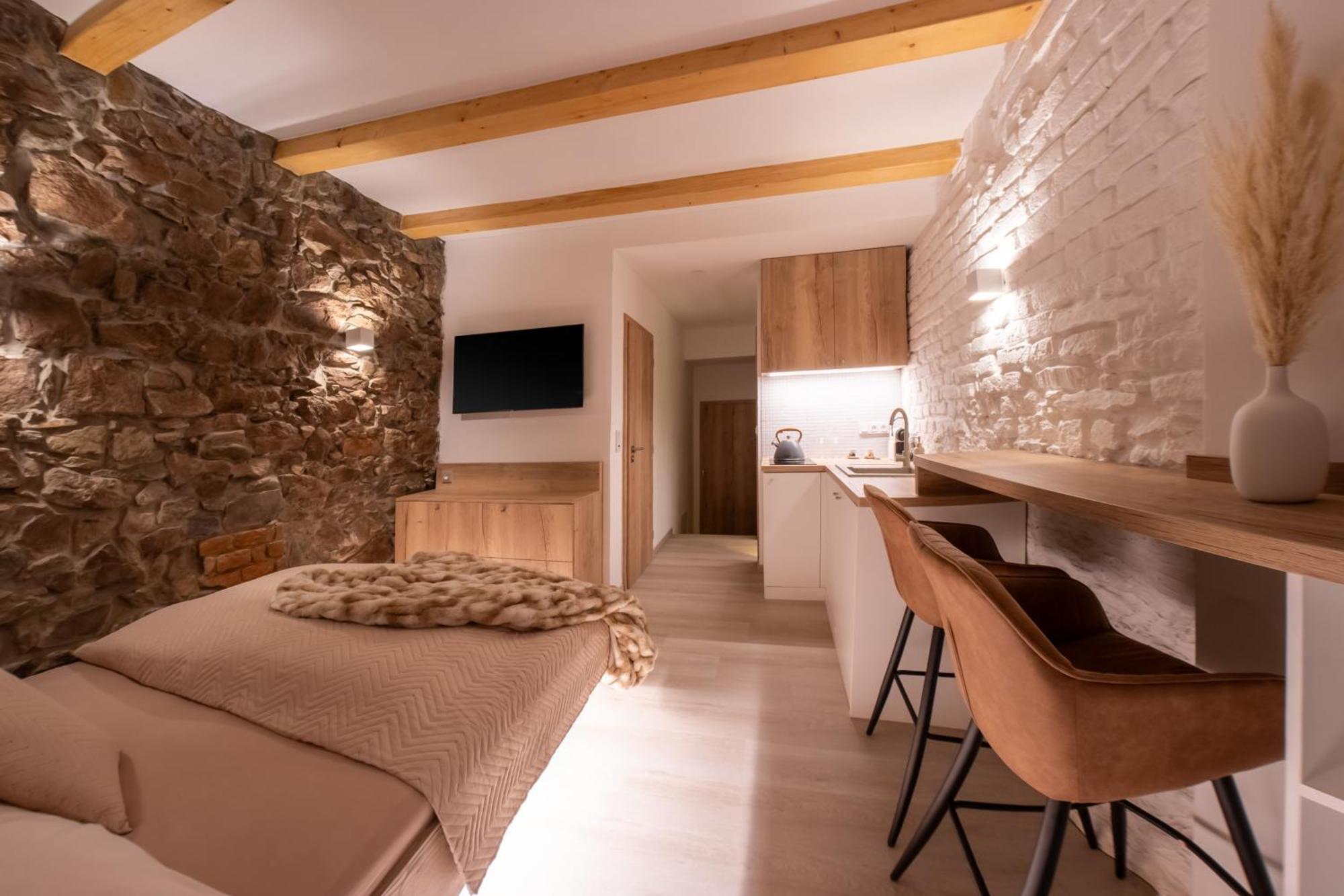 White Wolf Boutique Apartments Όλομουτς Εξωτερικό φωτογραφία