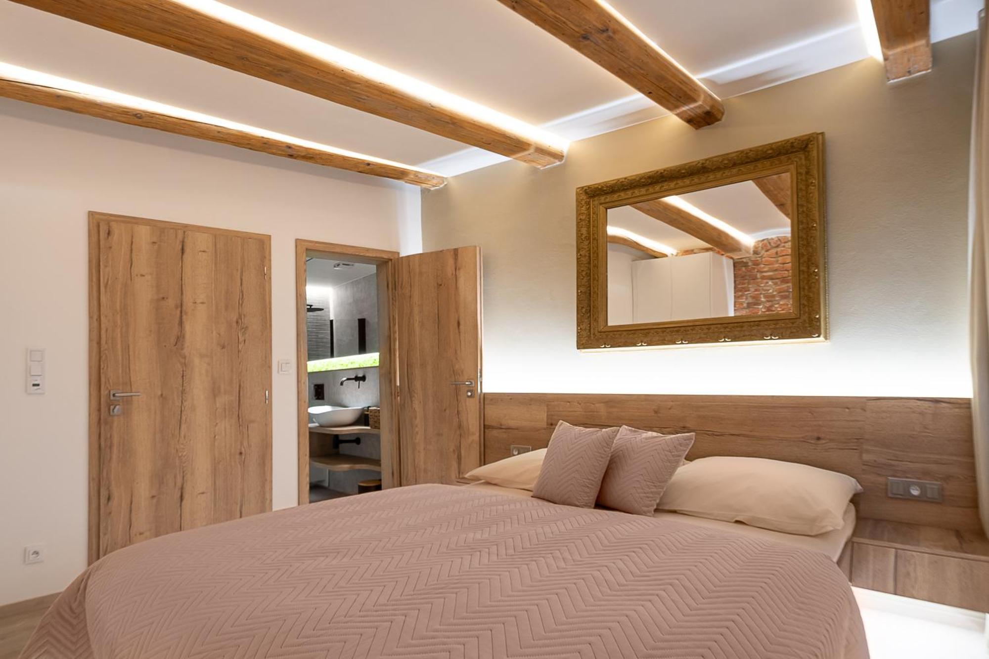 White Wolf Boutique Apartments Όλομουτς Εξωτερικό φωτογραφία