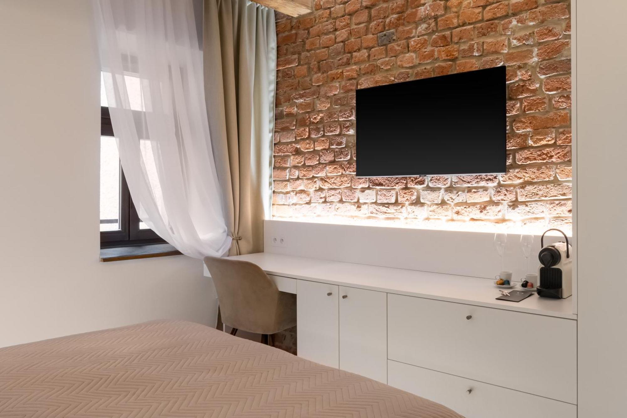 White Wolf Boutique Apartments Όλομουτς Εξωτερικό φωτογραφία
