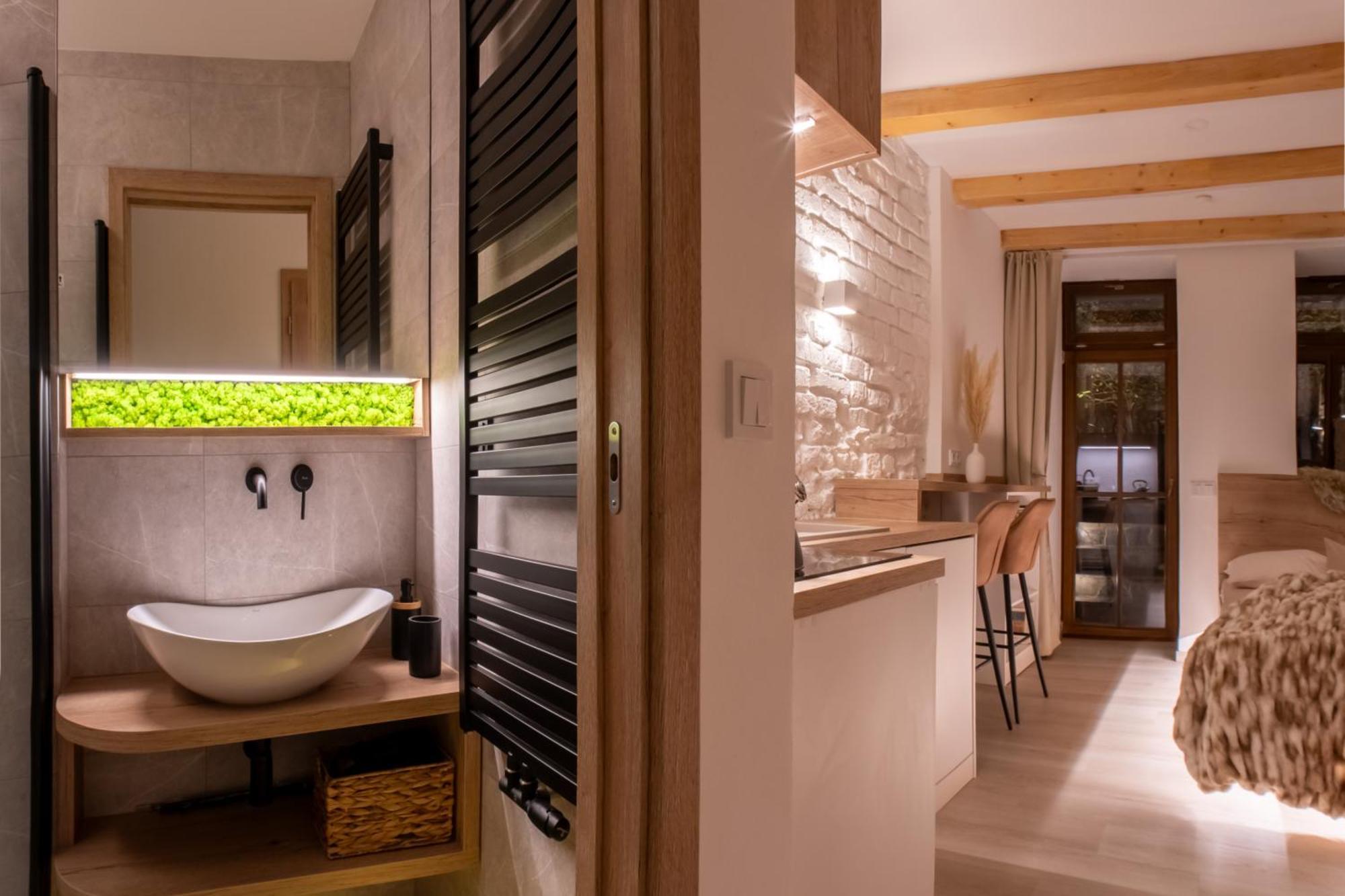White Wolf Boutique Apartments Όλομουτς Εξωτερικό φωτογραφία