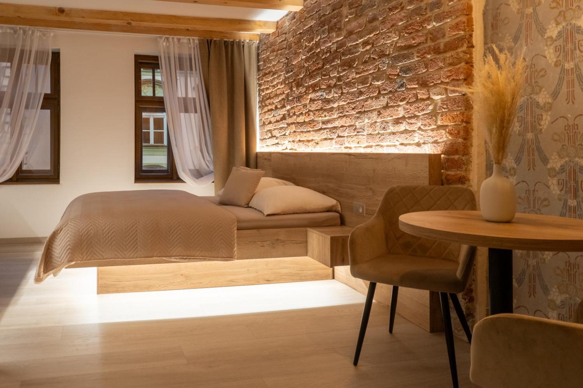 White Wolf Boutique Apartments Όλομουτς Εξωτερικό φωτογραφία